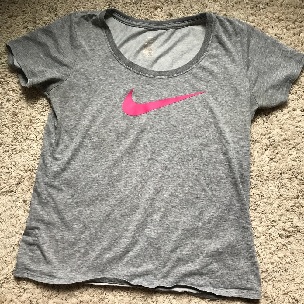 NIKE Dry Fit short sleeve tshirt